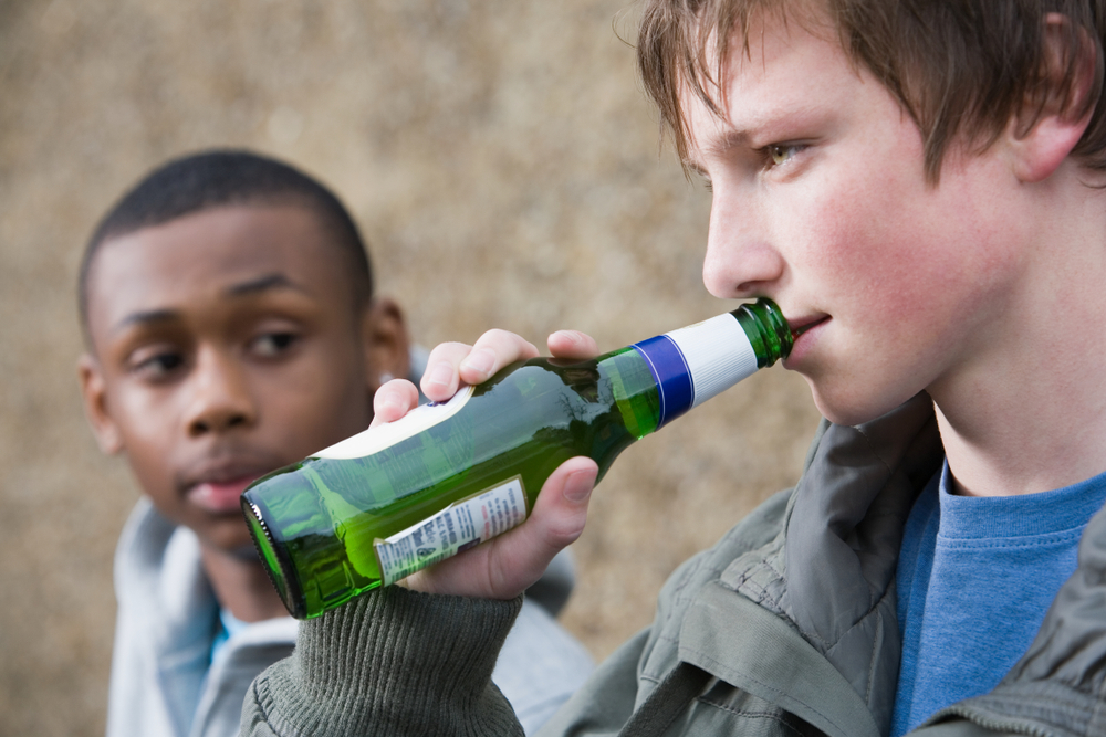 teens drinking together